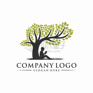 绿叶大树剪影下读书的小男孩儿童用品公司logo设计png图片免抠矢量素材